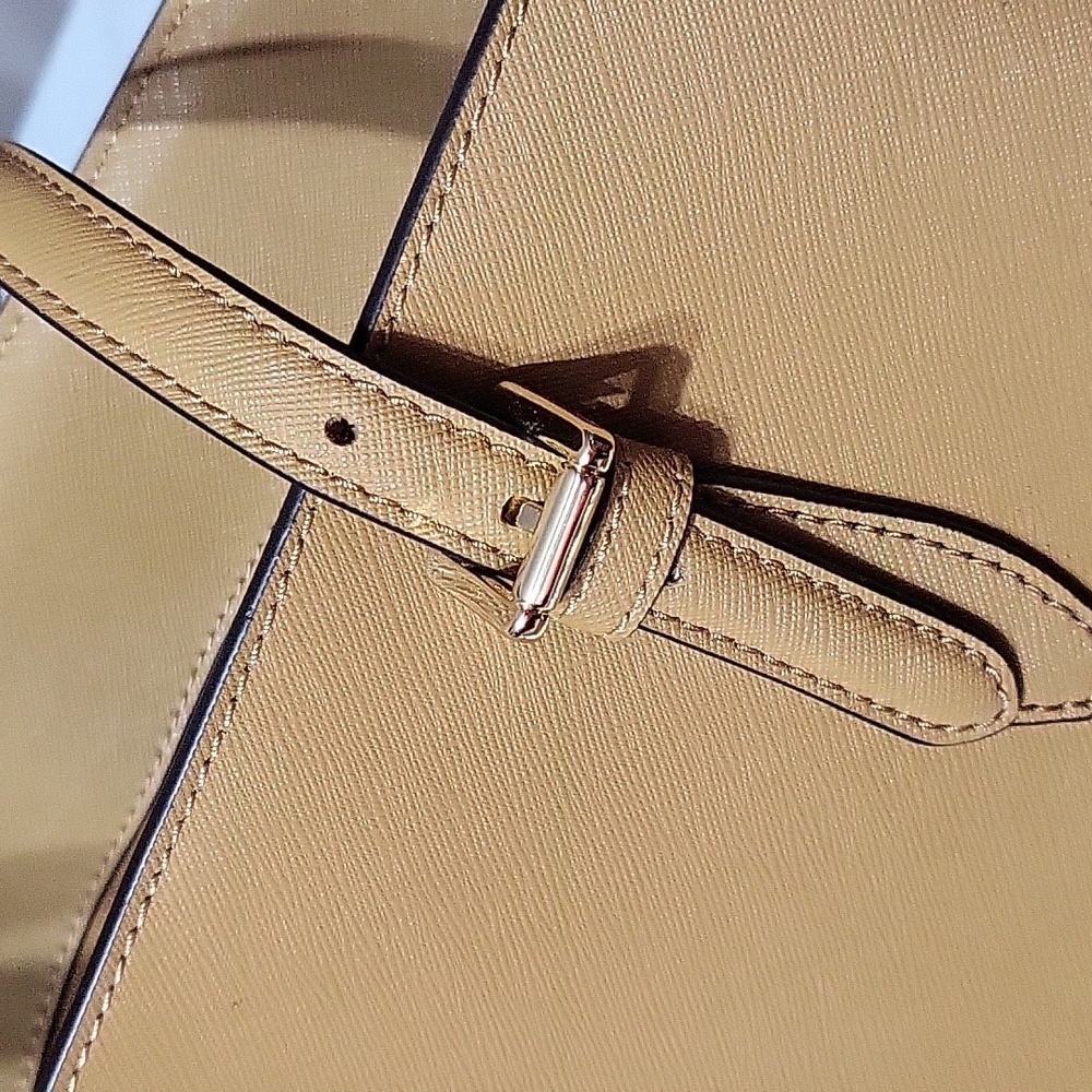 Michael Kors Tan GILLY Tote Bag - Picture 8 of 9